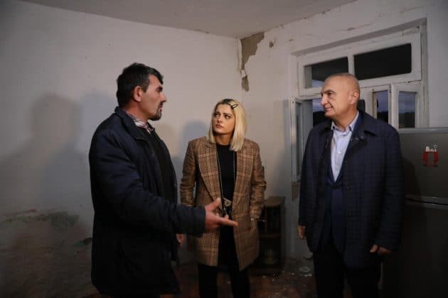 Meta me artisten Bebe Rexha në Bizë të Ishmit / Rexha: Do rindërtojmë dy shtëpi të shkatërruara