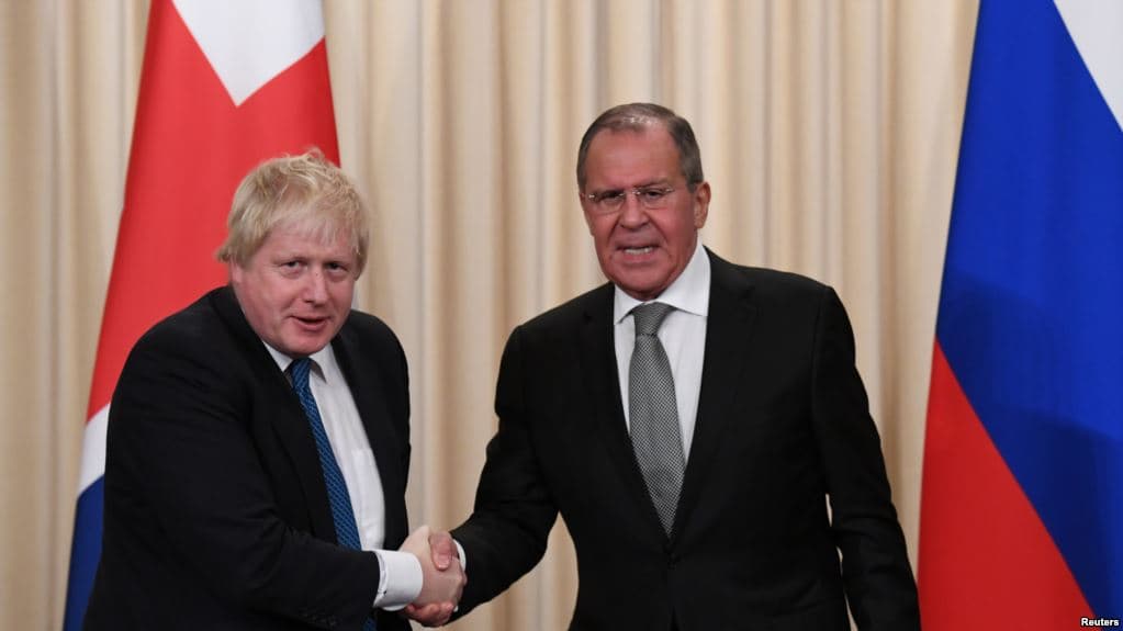 Sekretari i Jashtëm britanik Boris Johnson- Lavrovit: Ju u përfshitë në zgjedhje, ka prova!