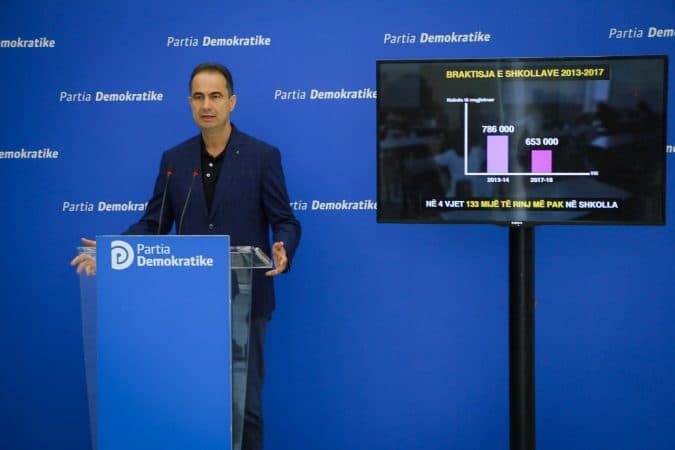 PD: Shqipëria si vend me bilanc lufte, 133 mijë nxënë e studentë braktisën arsimin në 4 vjets