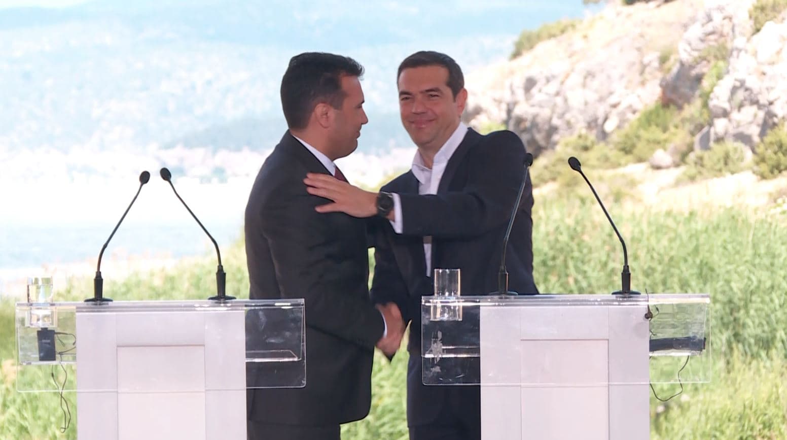 Kryeministri grek Tsipras vizitë historike sot në Shkup