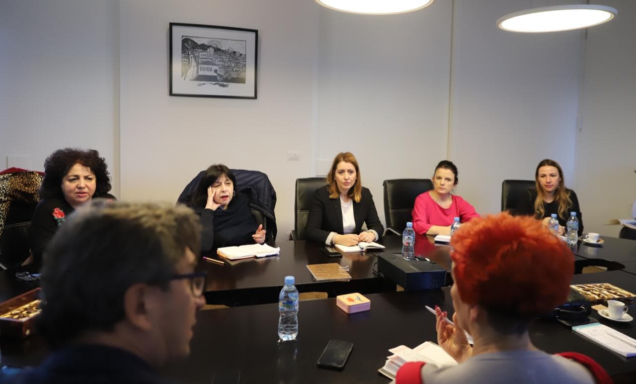 Koronavirusi, dyfishohet personeli mjekësor në pikat kufitare