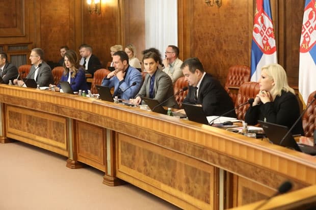 Urdhri i Daçiç për ministrat serb: Me ndërkombëtarët flisni gjithmonë për Kosovën