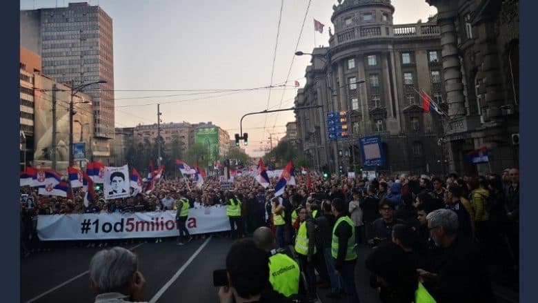 Në Beograd sot protestohet masivisht kundër presidentit Vuçiq