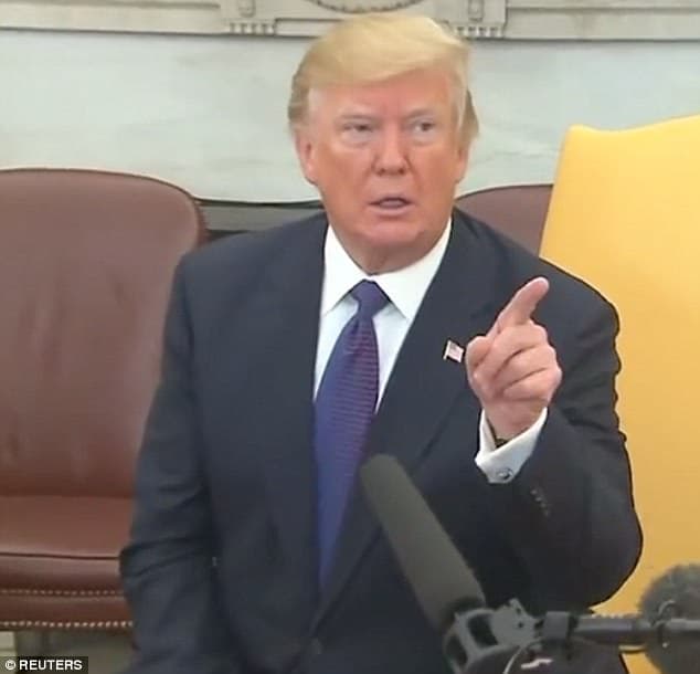 Presidentin Trump nuk e mbajnë nervat, nxjerr nga Zyra Ovale gazetarin e CNN: Jashtë (VIDEO+FOTO)