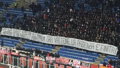 Tifozët e Milanit kanë një mesazh për Donaruman: Tani zhduku copë m… se durimi mbaroi