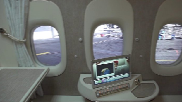Emirates Airline prezanton avionin me dritare virtuale (VIDEO)