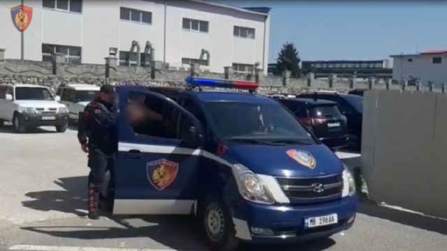 Vrau 61-vjeçarin në oborrin e shtëpisë/ Arrestohet ish-ushtaraku në Tiranë