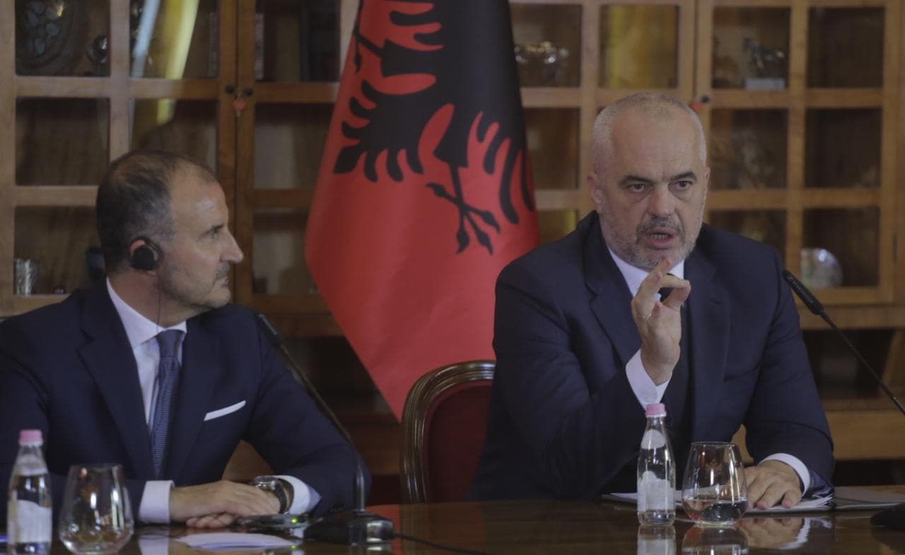 Rama i përgjigjet Metës për shtyrjen e zgjedhjeve: Kushtetuta nuk mund t’u nënshtrohet axhendave partiake (VIDEO)