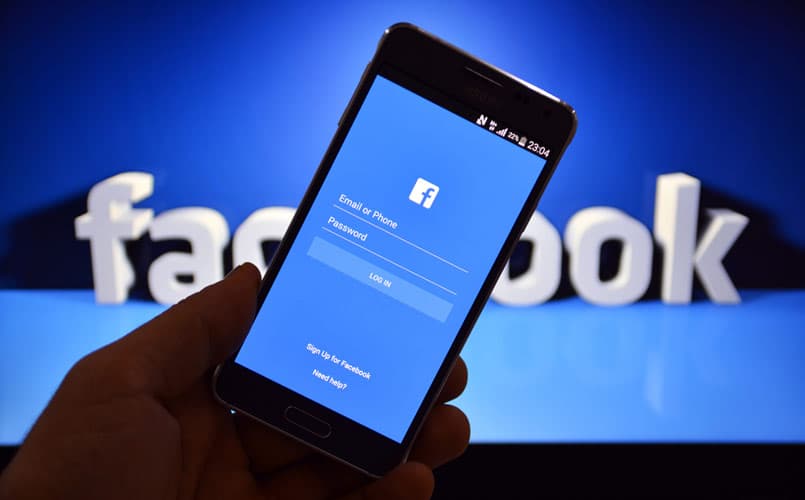 Kompania ruse padit “Facebook"-un për fshirjen e llogarisë