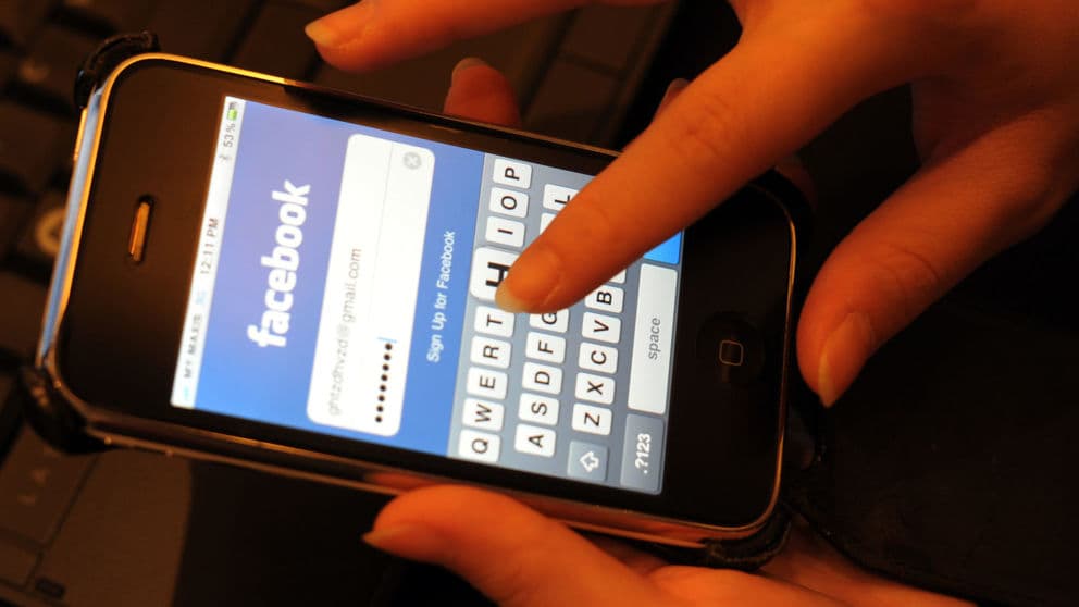 Gjuha e urrejtjes online, gjigantët e rrjeteve sociale marrin masa pas presionit të BE