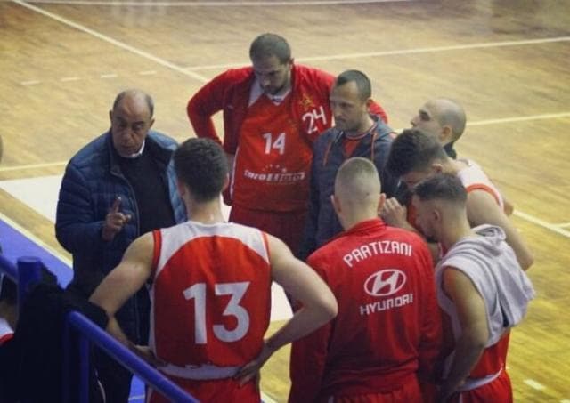 Vdes në moshën 65-vjeçare ish-basketbollisti dhe trajneri i Partizanit, Arben Fagu