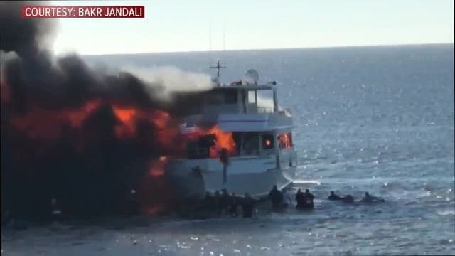 Jahti luksoz me 50 persona në bord përfshihet nga flakët, 1 i vdekur e 15 të plagosur (VIDEO+FOTO)