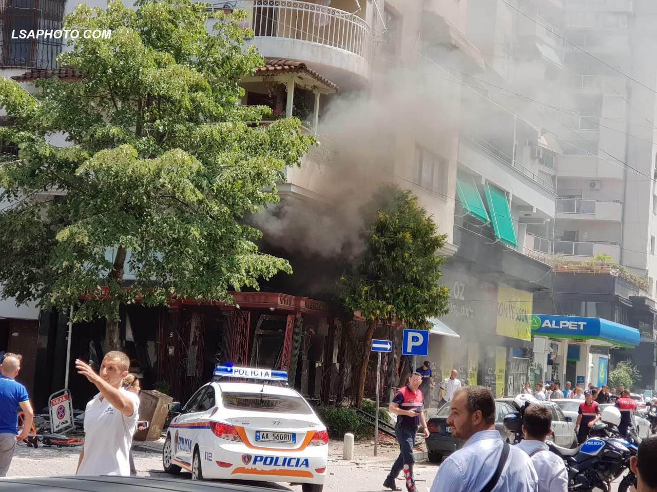Shpërthen bombola në Tiranë, 4 të lënduar (FOTO/ VIDEO)