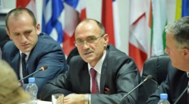 Shkarkohet ministri i Brendshëm i Kosovës