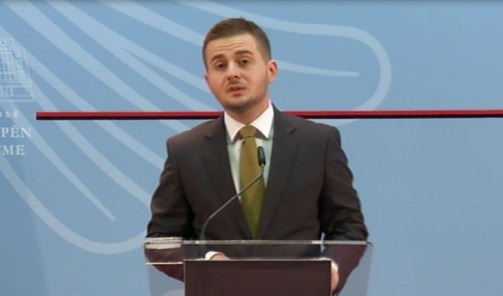 Cakaj kërkon kthimin e 350 pasaportave diplomatike: Janë në kundërshtim me ligjin (VIDEO)
