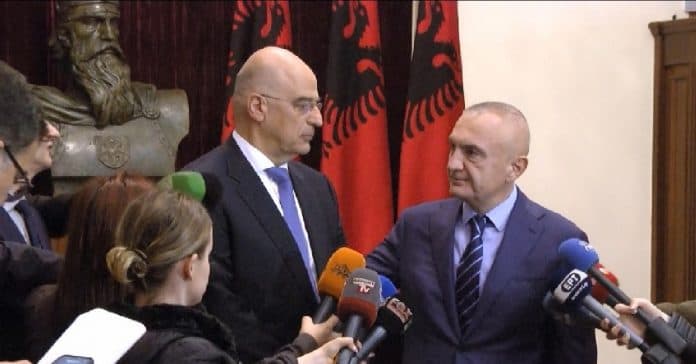 Tërmeti/ Ministri grek Dendias: Greqia do të ndihmojë në çdo lloj mënyre Shqipërinë