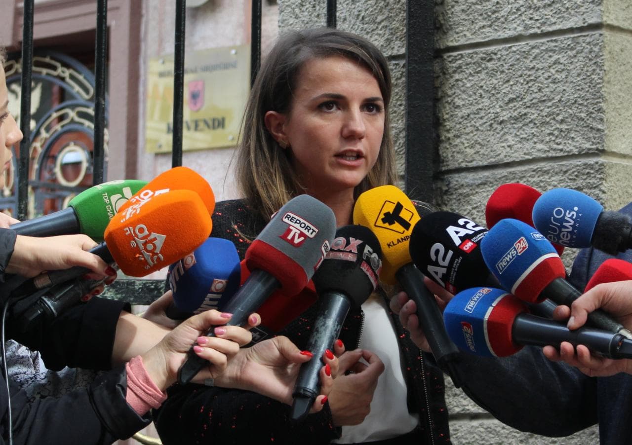Hajdari çon në prokurori deputetin Lita: I ka bërë presion deputetes Dhimitri për të firmosur shkresën