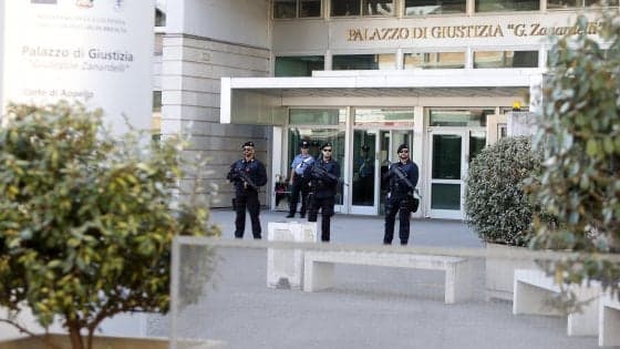 Plagosi hajdutin gjatë vjedhjes, dënohet më shumë se ai