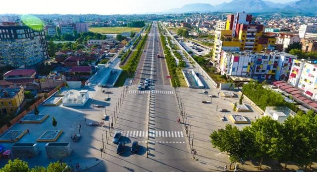 Lehtësimi i masave shtrënguese/18 bashki të tjera i shtohen listës së “zonave të gjelbra”, rinis shërbimi taksi ndërqytetas