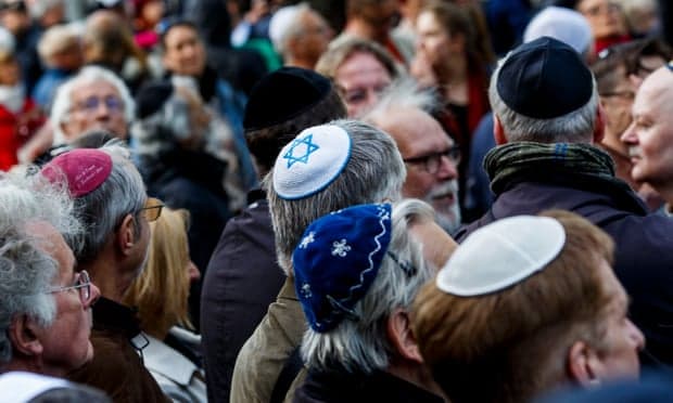 Të gjithë gjermanët me kipa në protestën kundër antisemitizmit