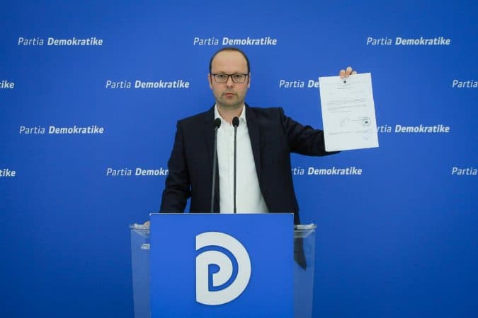 PD e LSI dorëzojnë në KQZ listën e opozitës për anëtar të KZAZ