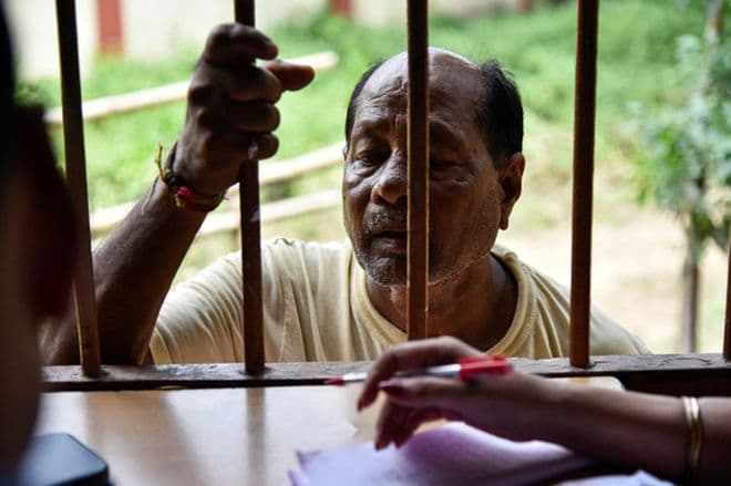 India ua heq shtetësinë 1.9 milion njerëzve (VIDEO)