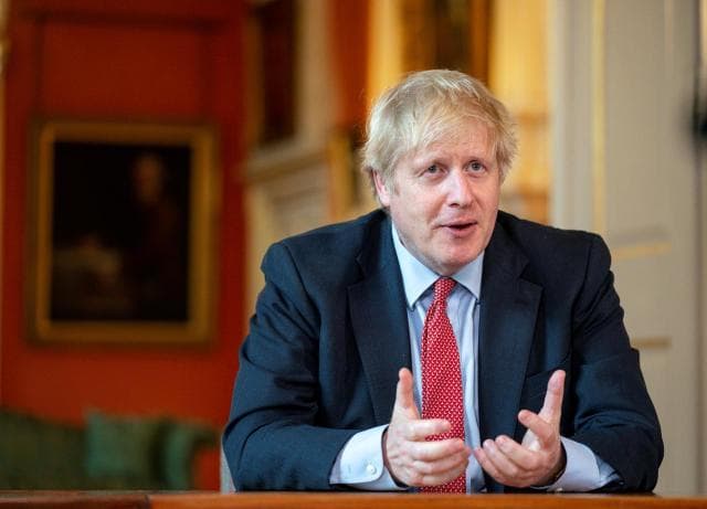 Boris Johnson tregon përvojën në spital