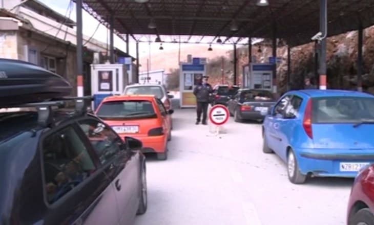 Polici i Kapshticës, grup trafiku njerëzor me 7 mijë euro personi (VIDEO)