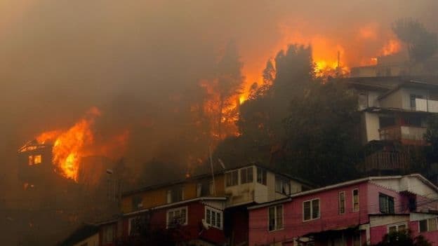 Zjarre masive në Kili, digjen 120 shtëpi në Valparaiso