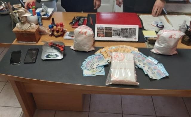 Transportonte 3 kg kokainë, arrestohet 46-vjeçari në Itali