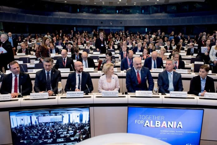 Bruksel/ Bujaria e donatorëve tejkalon faturën e rimëkëmbjes