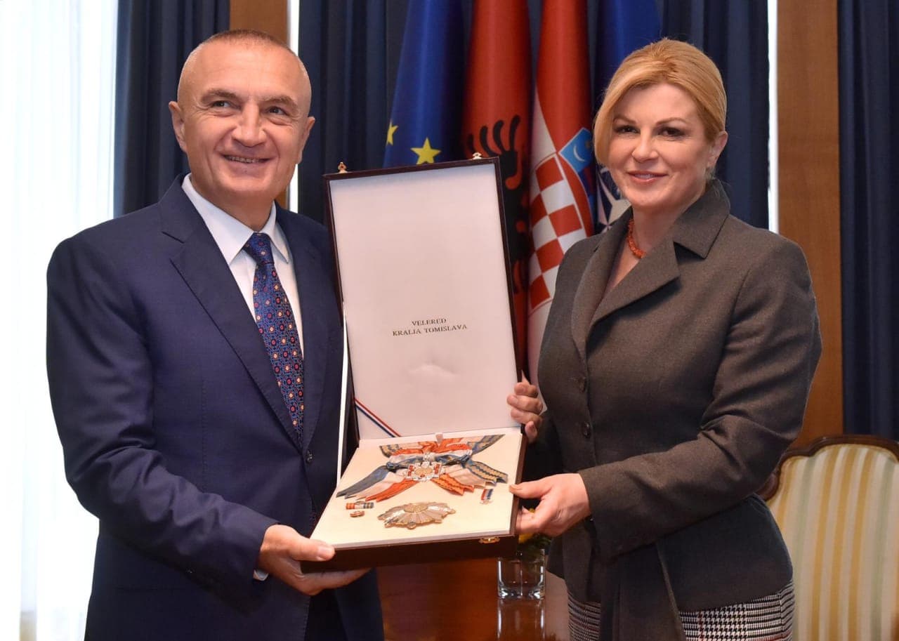 Presidenti Meta nderohet në Kroaci me Titullin më të lartë të shtetit kroat