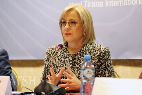 33 mijë nxënës në klasa kolektive, Nikolla: Do bëjmë çmos t’i shpërbëjmë (VIDEO)