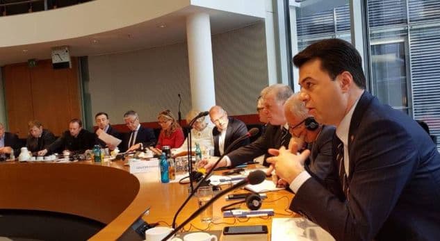 Basha reagon pas vendimit të KE për hapjen e negociatave: Nuk është momenti për të festuar, por për të punuar