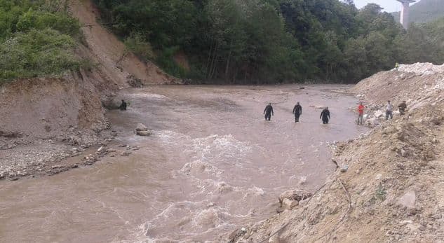 Policia hedh poshtë zërat se është gjetur trupi i policit të dytë të zhdukur