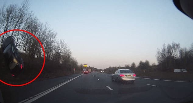 Nuk është film, makina rrotullohet 360 gradë në ajër, pasi shmangë "Jaguarin" (VIDEO)
