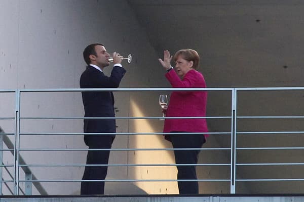 Merkel mbron politikën e saj për emigracionin. Macron paralajmëron ngritjen e qendrave për migrantët në Afrikë