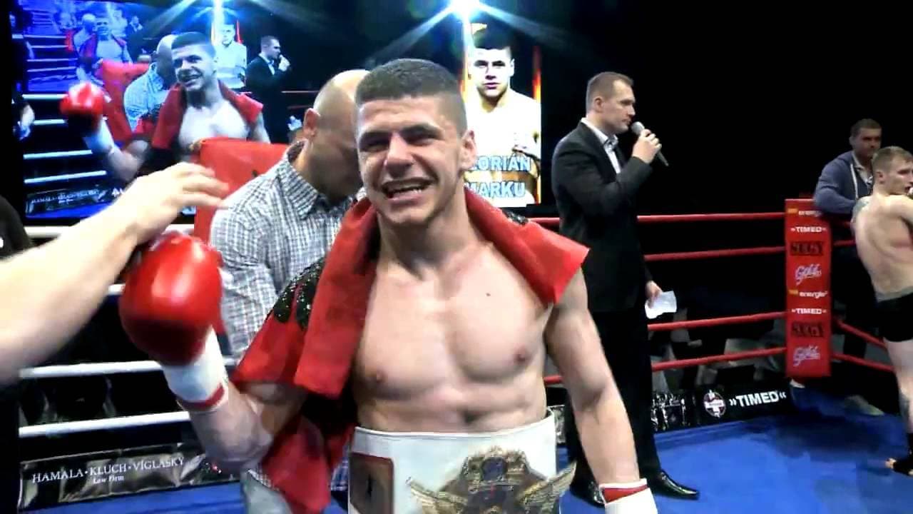 Pas 90 sekondash, Florian Marku mposht me nokaut kundërshtarin serb