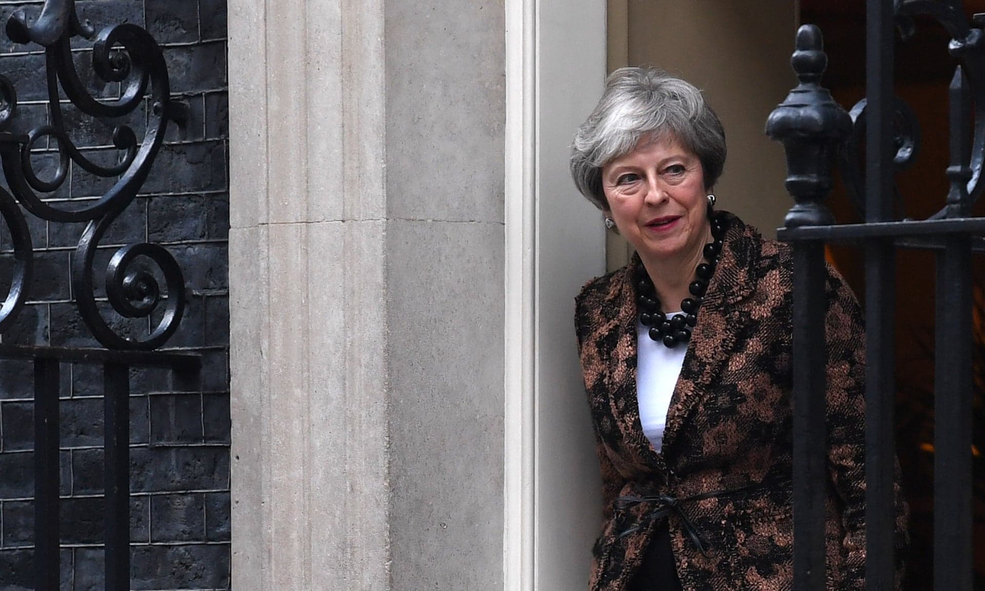 Nuk ka një votë të dytë për "Brexit", May në kërkim të paktit me deputetët