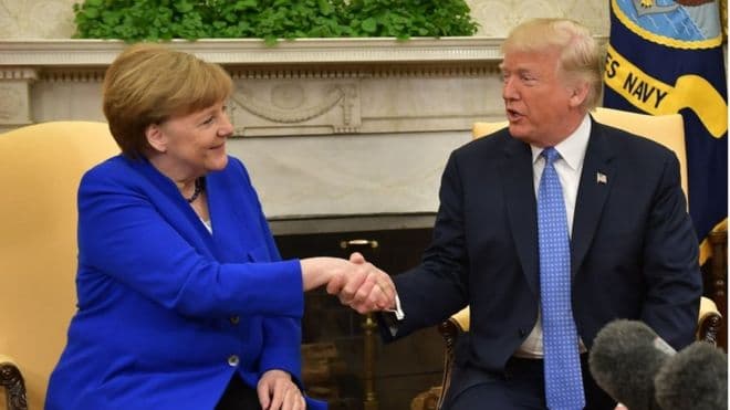 Trump shtrëngon duart me Merkel në Zyrën Ovale: Grua e jashtëzakonshme