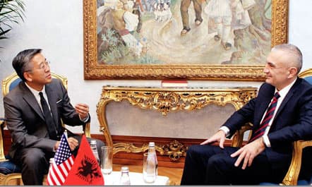 Deklarata e Llallës, Lu takon Metën në Presidencë