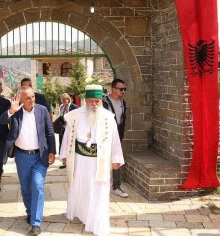 Festa e Shenjtë e Abaz Aliut/ Meta uron shqiptarët: Me besimin se vitin e ardhshëm do festojmë pa kufizime