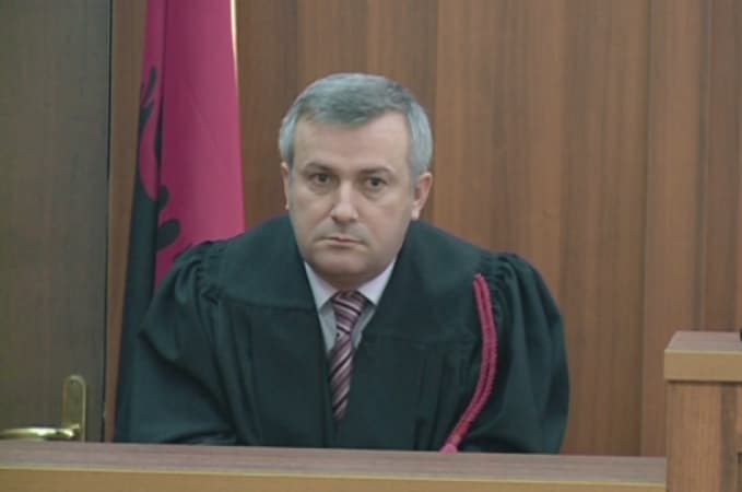 Del ekspertiza mjeko-ligjore, por gjyqtari Miri mbetet në burg