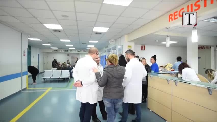 Protesta, mjekët e urgjencës kthehen në punë (VIDEO)