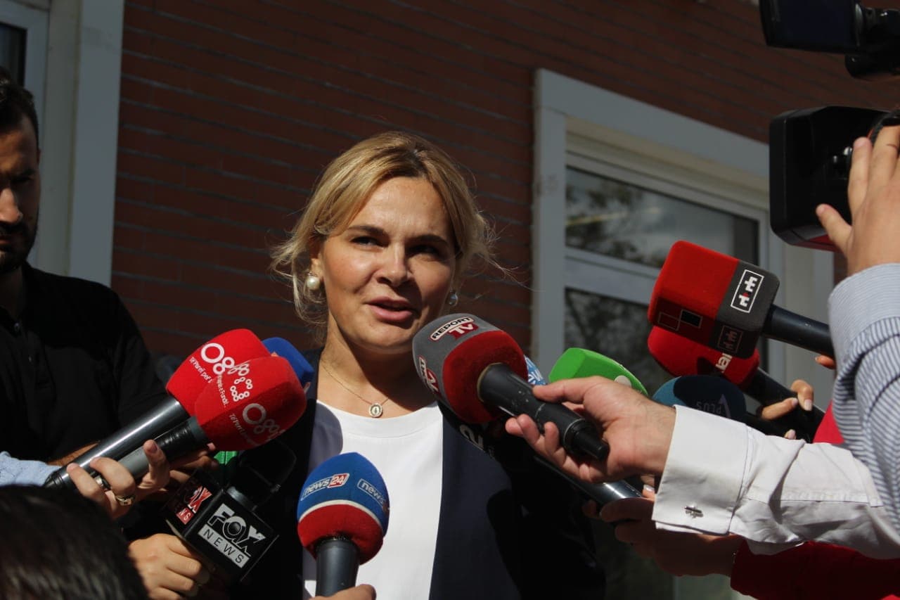 Kryemadhi pas takimit me aleatët: Kemi ngritur grupe për të zgjidhur krizën