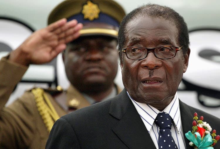 Dorëhiqet Presidenti i Zimbabve, Robert Mugabe