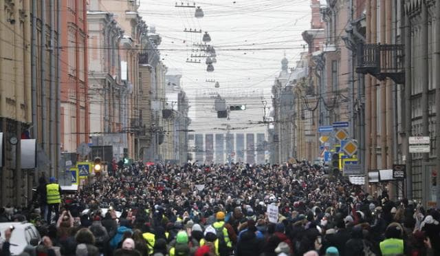 Rusi/ Dënimi i Navalny, mbi 1300 protestues të ndaluar