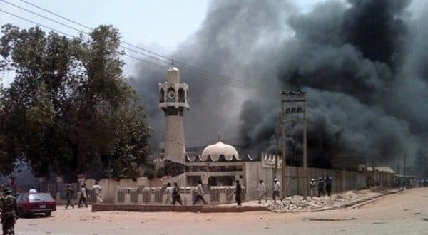 Sulm me bombë pranë një xhamie në Nigeri, 24 të vdekur e dhjetra të plagosur