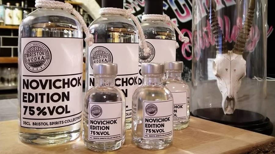 Vodka “Novichok” tërhiqet nga tregu pas vdekjes së gruas së helmuar nga agjenti nervor