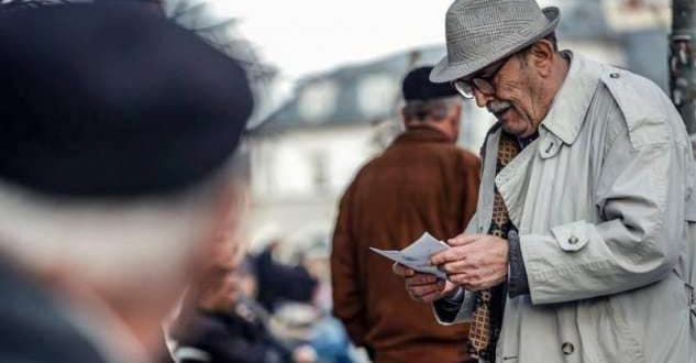 Qeveria hap “thesin” për festat e fundvitit, kategoritë që përfitojnë shpërblim